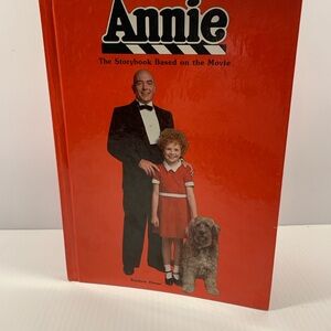 Annie Storybook Based on the Movie - Red Hardcover